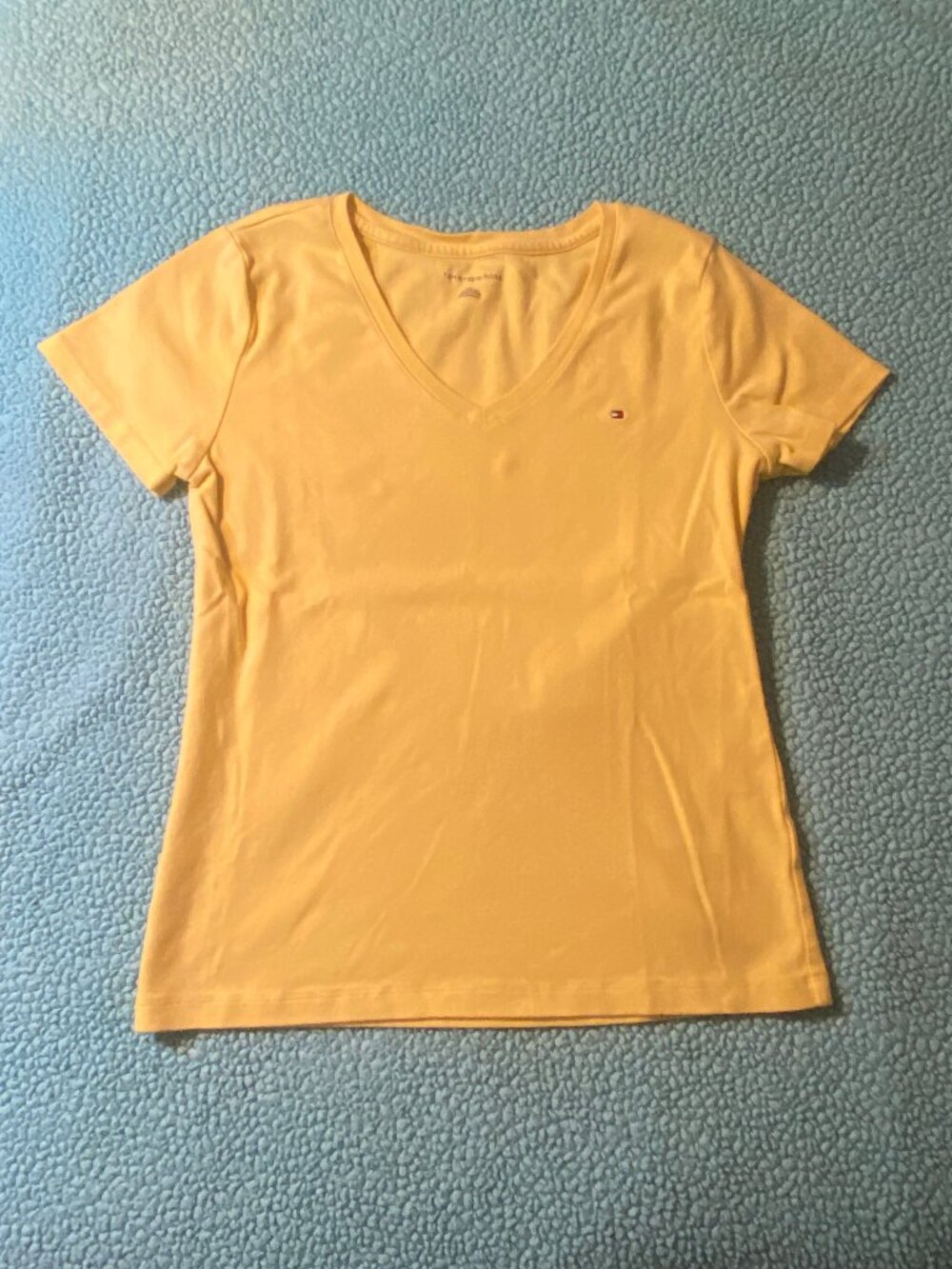 Tommy Hilfiger Women's V-neck shirt Pastel Yellow Large Short sleeve
